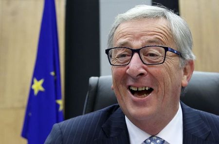 © Reuters. The European Commission's new President Juncker reacts as he chairs the first official meeting of the EU's executive body in Brussels