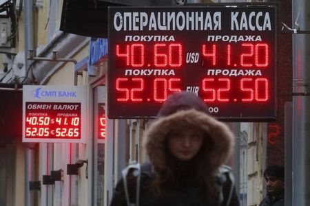 © Reuters. LA RUSSIE ÉVOQUE UN IMPACT DE 40 MILLIARDS DE DOLLARS DES SANCTIONS OCCIDENTALES