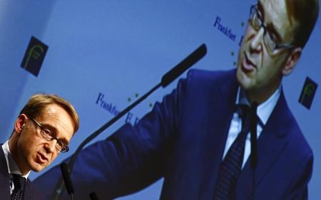 © Reuters. Weidmann advierte contra las limitaciones legales en actuación del BCE