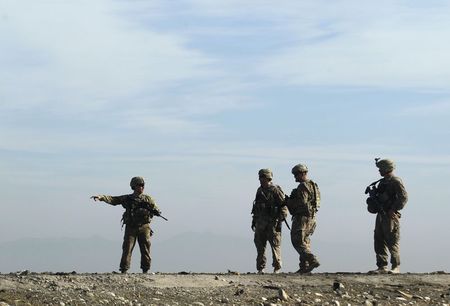© Reuters. البيت الأبيض: دور القوات الأمريكية في أفغانستان سيتحول في 2015 إلى التدريب