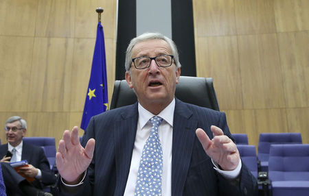 © Reuters. The European Commission's new President Juncker chairs his first official meeting in Brussels