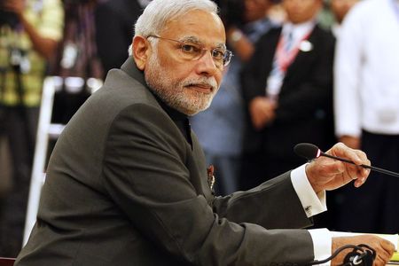 © Reuters. Indian Prime Minister Narendra Modi attends the 12th ASEAN-India Summit during the 25th ASEAN Summit in Myanmar International Convention Centre in Naypyitaw