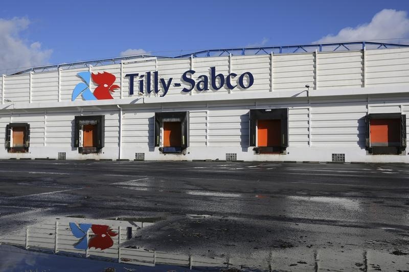 © Reuters. QUATRE REPRENEURS EN LICE POUR L'ABATTOIR DE TILLY-SABCO 