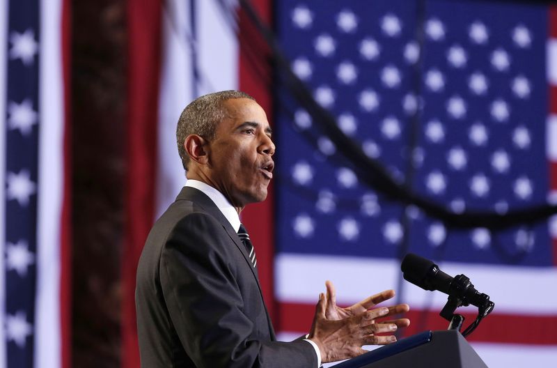 © Reuters. U.S. President Obama talks about immigration reform in Chicago