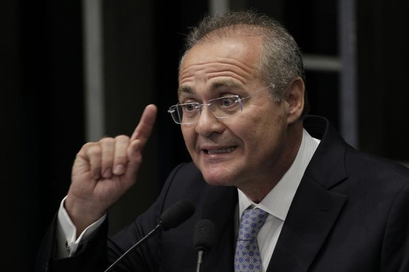 © Reuters. Senador Renan Calheiros (PMDB-AL) durante sessão de votação no Senado