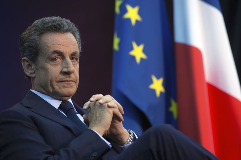 © Reuters. Former French President Sarkozy attends a political rally as he campaigns in Boulogne-Billancourt