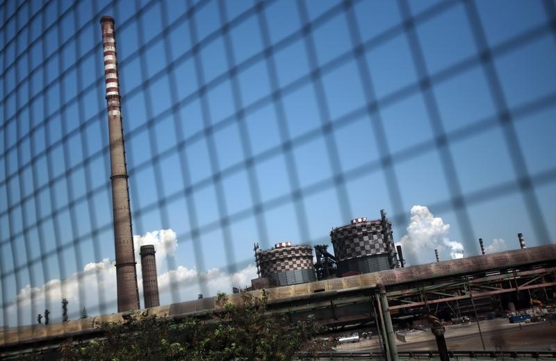 © Reuters. Vista da usina siderúrgica da Ilva em Taranto