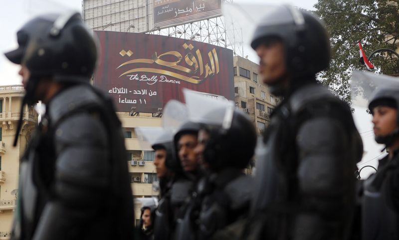 © Reuters. لجنة تقصي حقائق مصرية توصي بتعديل قانون التظاهر