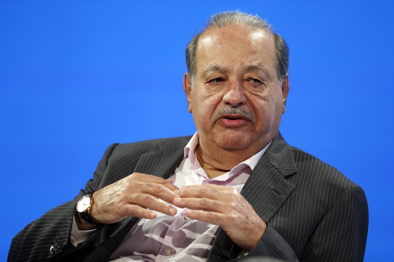 © Reuters. Carlos Slim pacta su entrada en FCC a precio de saldo