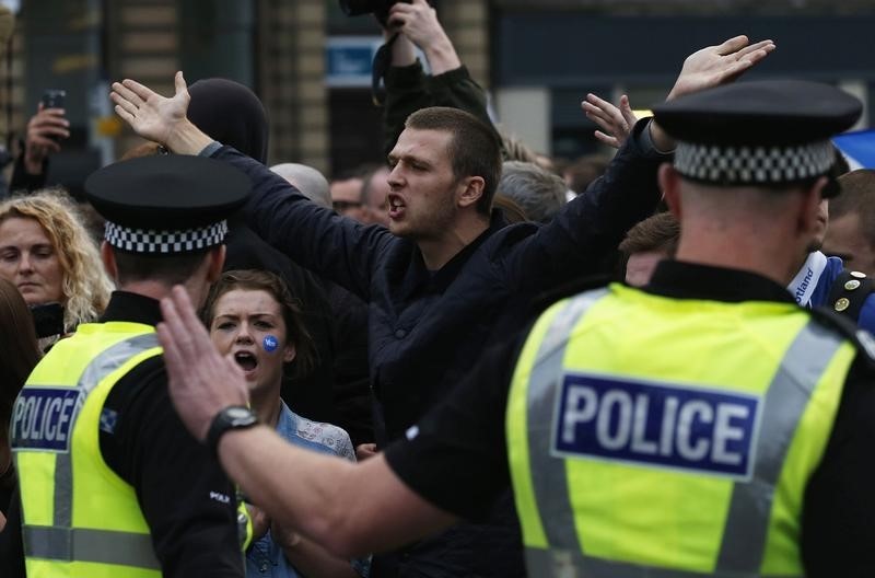 © Reuters. بريطانيا تعتزم منح اسكتلندا سلطات أكبر لاسترضاء الانفصاليين