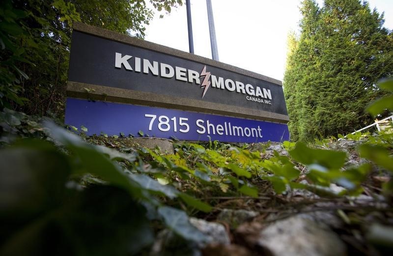 © Reuters. The entrance for the Kinder Morgan Tank Farm is pictured in Burnaby