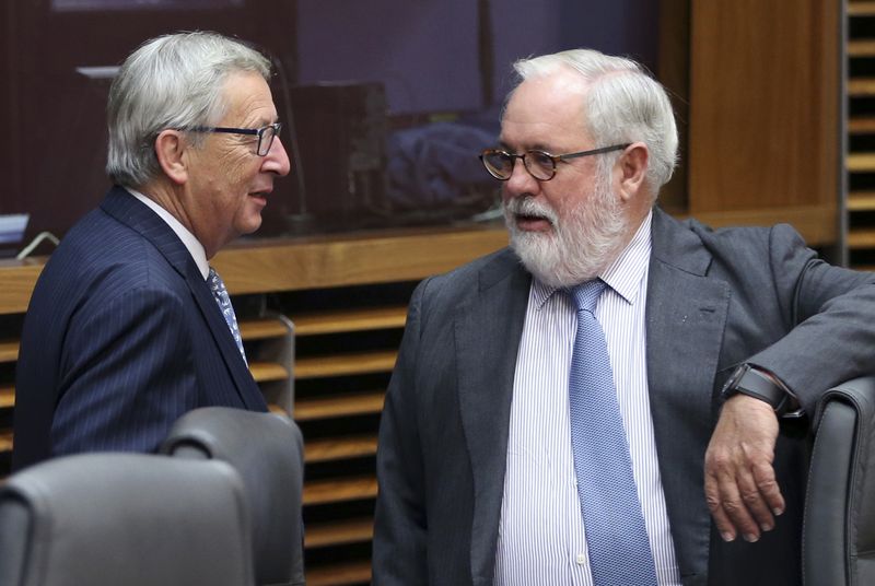 © Reuters. Cañete anima a España a acogerse activamente al plan de infraestructuras UE