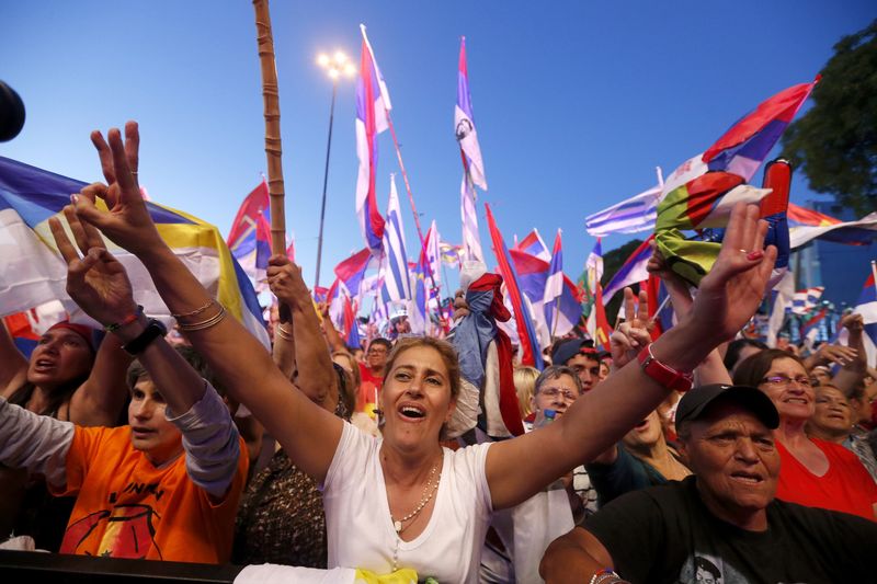 © Reuters. PREVIA-La izquierda se encamina a retener la presidencia de Uruguay  