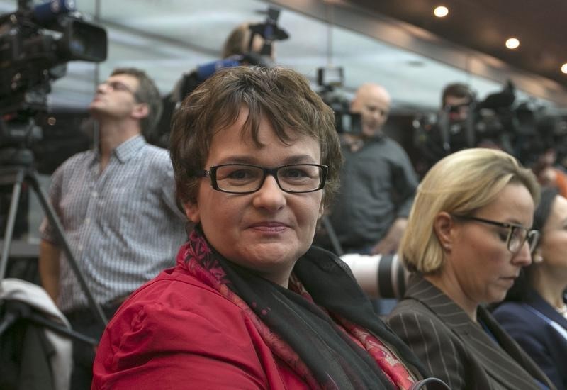 © Reuters. European Central Bank (ECB) executive board member Lautenschlaeger attends at a news conference at the ECB in Frankfurt