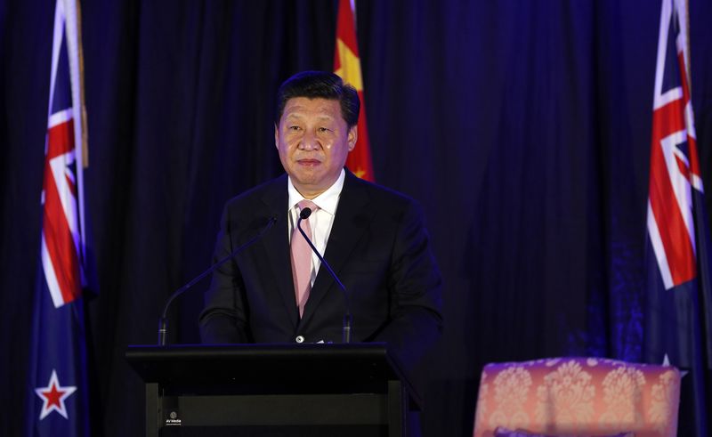 © Reuters. China's President Xi Jinping attends a news conference in Wellington