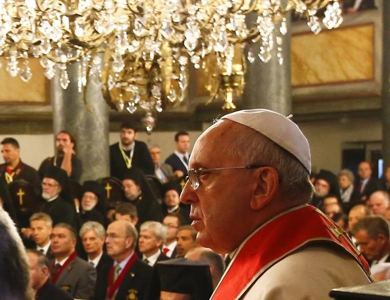 © Reuters. البابا:عنف الإسلاميين في سوريا والعراق "خطيئة كبرى بحق الله"