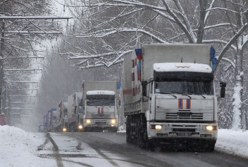 © Reuters. جيش أوكرانيا: قافلة سيارات تعبر الحدود قادمة من روسيا دون تصريح