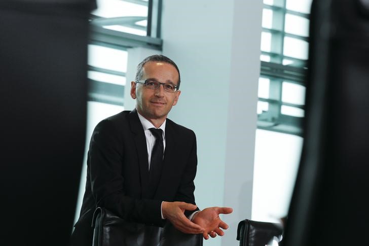 © Reuters. German Justice Minister Maas attends cabinet meeting at Chancellery in Berlin