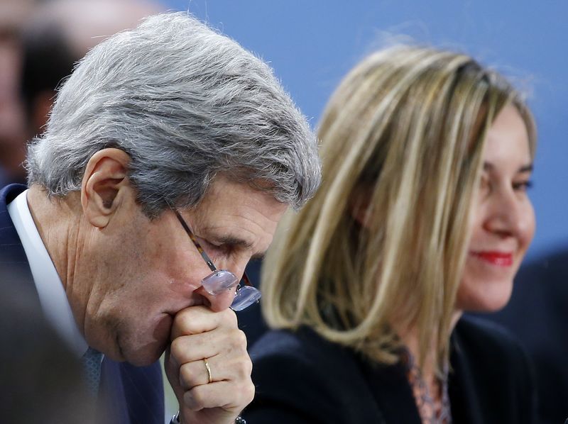 © Reuters. U.S. Secretary of State Kerry and EU High Representative for Foreign Affairs and Security Policy Mogherini in Brussels