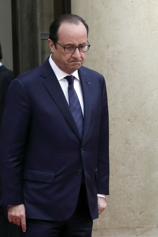 © Reuters. Il presidente francese Francois Hollande