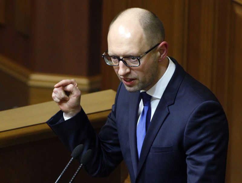 © Reuters. Primeiro-ministro da Ucrânia, Arseny Yatseniuk, durante sessão no Parlamento, em Kiev