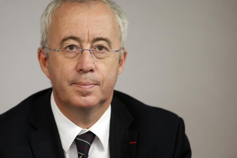 © Reuters. French nuclear reactor maker Areva Chief Executive Officer Luc Oursel attends the World Nuclear Exhibition 2014 in Le Bourget, near Paris