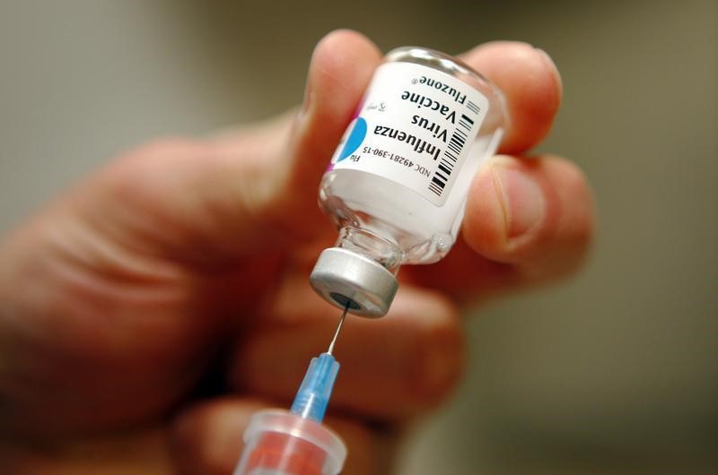 © Reuters. المراكز الامريكية: لقاحات الانفلونزا الموسمية قد تكون اقل فعالية مع تحور الفيروس