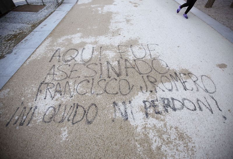 © Reuters. Los clubes españoles podrían ser castigados por no combatir a los ultras