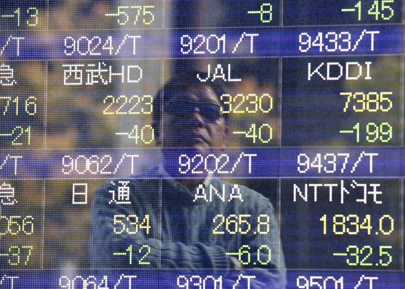 © Reuters. نيكي يتراجع 0.37 % في بداية التعامل بطوكيو