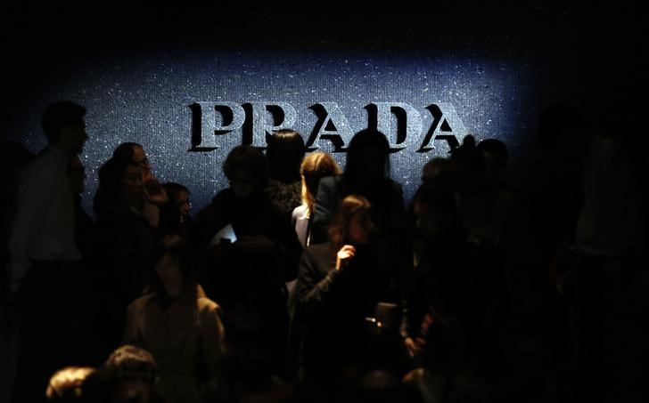 © Reuters. The Prada logo is pictured during the showcase of the Autumn/Winter 2014 collection at Milan Fashion Week