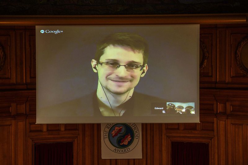 © Reuters. Regulador UK no ve ilegales las técnicas espionaje reveladas por Snowden 