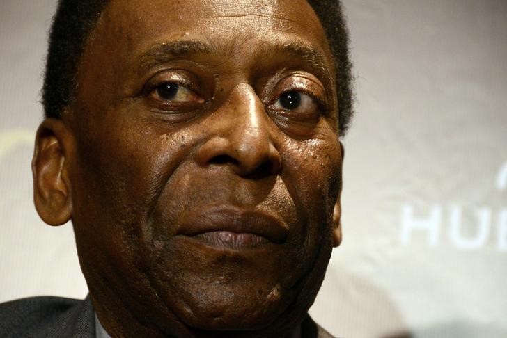 © Reuters. Ex-jogador Pelé durante coletiva de imprensa no Rio de Janeiro 