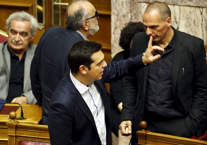 © Reuters. El Parlamento griego aprueba la convocatoria de referéndum para el 5 de julio 