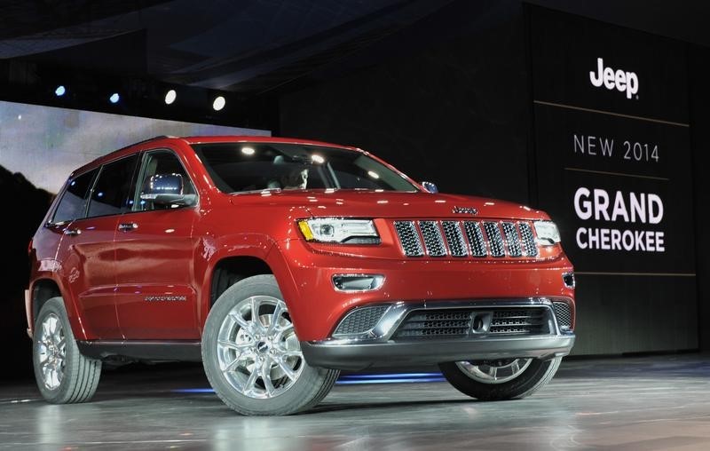 © Reuters. The 2014 Jeep Grand Cherokee is introduced at the North American International Auto Show in Detroit