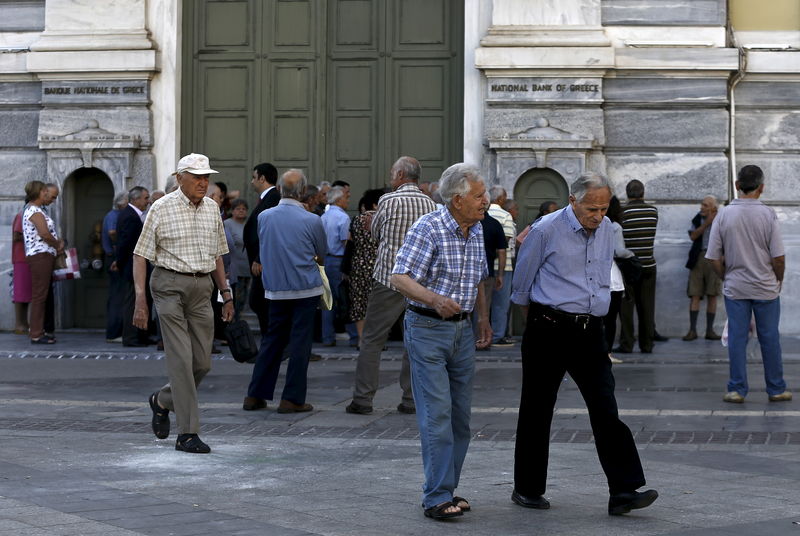 © Reuters. Los mercados esperan un efecto contagio en el sur de Europa por Grecia 