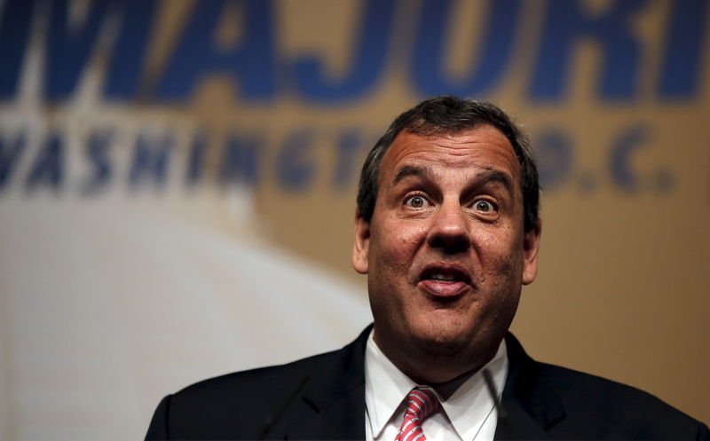 © Reuters. New Jersey Governor Chris Christie, potential Republican presidential candidate, addresses a legislative luncheon held as part of the "Road to Majority" conference in Washington 