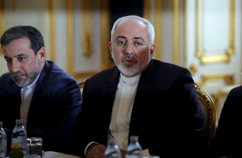 © Reuters. وكالة: ظريف يعود إلى فيينا مع صالحي وفريدون لمواصلة المحادثات النووية
