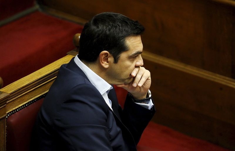 © Reuters. Primeiro-ministro da Grécia, Alexis Tsipras, durante sessão no Parlamento, em Atenas