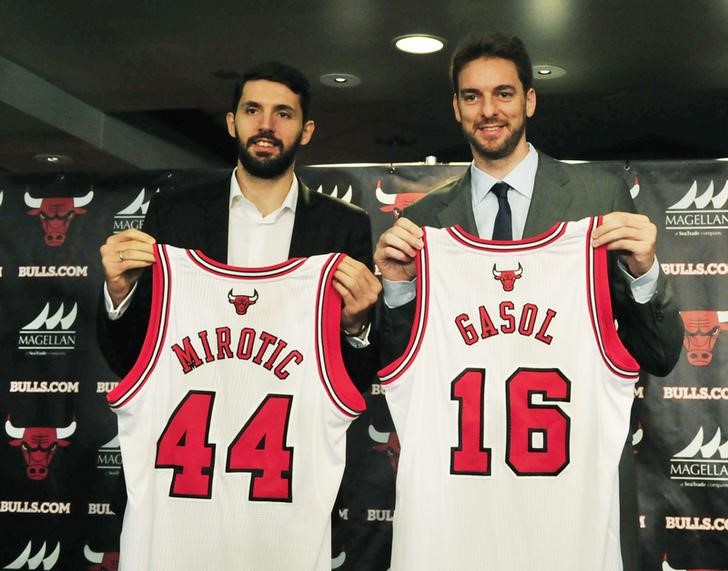 © Reuters. Los hermanos Gasol y Mirotic, en la lista de Scariolo para el Eurobasket