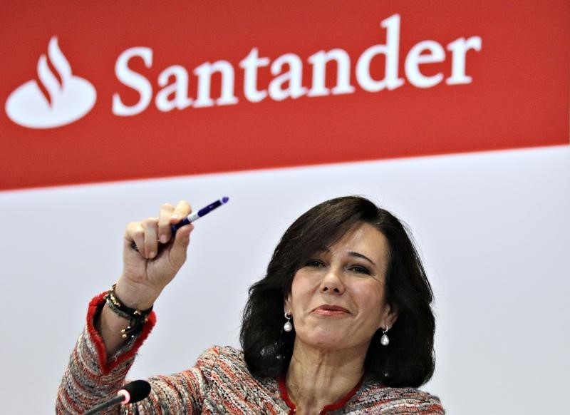 © Reuters. Santander crea consejo propio en España, encabezado por Rodrigo Echenique
