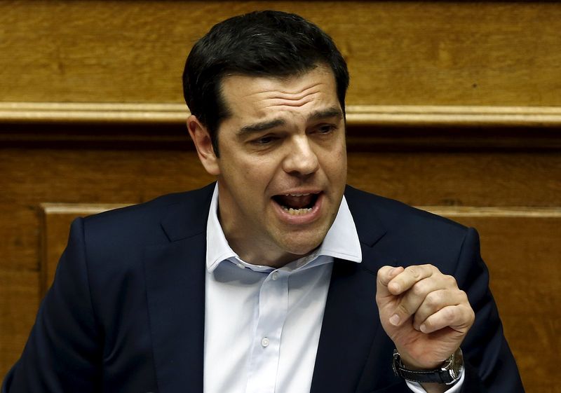 © Reuters. Il primo ministro greco Alexis Tsipras sabato scorso ad Atene in Parlamento