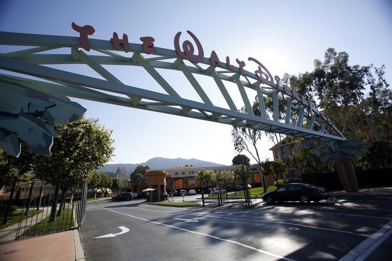 © Reuters. The entrance gate to The Walt Disney Co is pictured in Burbank