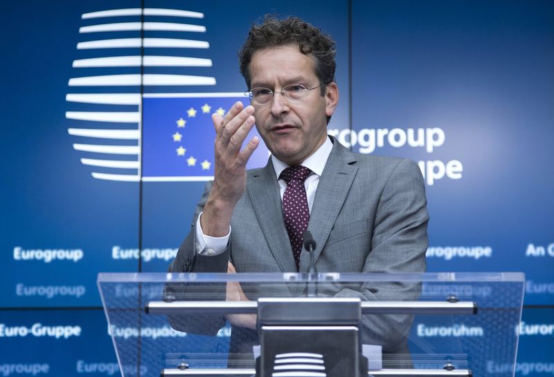 © Reuters. Dijsselbloem dice postura de Grecia debe cambiar para que haya un nuevo rescate