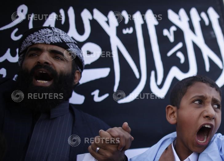 © Reuters. وسط فوضى اليمن.. المنافسة تحتد بين الدولة الإسلامية والقاعدة