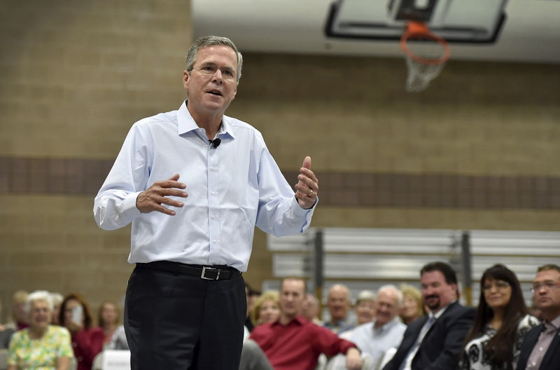 © Reuters. Bush speaks at a town hall meeting in Henderson, Nevada