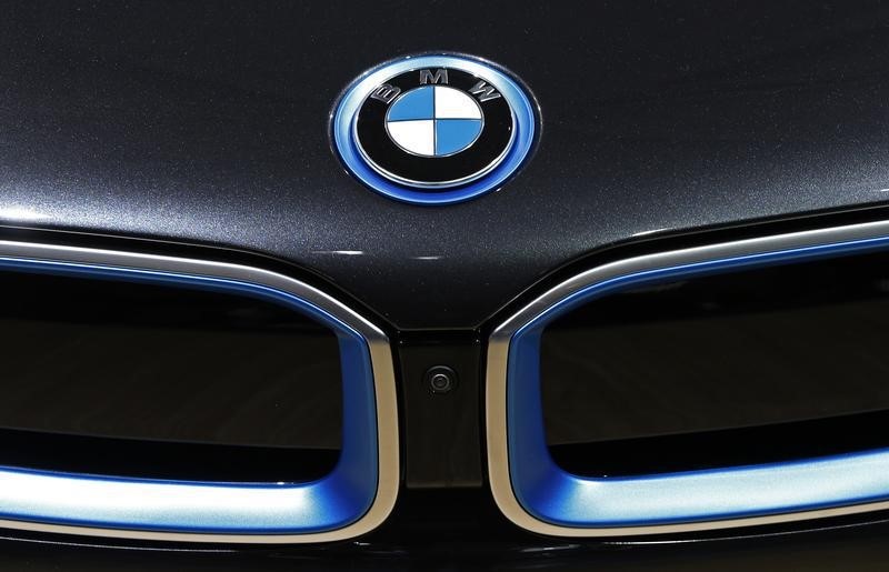 © Reuters. Logo da BMW visto em evento em Bruxelas