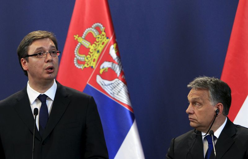 © Reuters. Orban and Vucic hold a joint news conference in Budapest