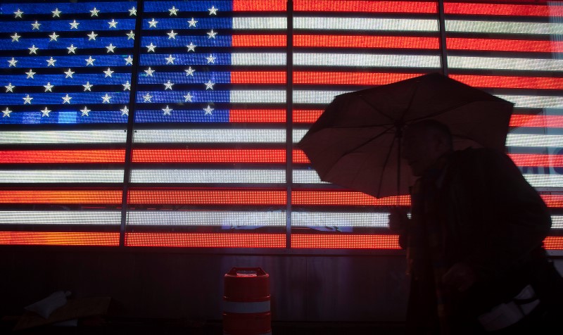 © Reuters. L'ISM DONNE UNE CROISSANCE MANUFACTURIÈRE PLUS SOUTENUE QUE PRÉVU EN JUIN AUX USA 