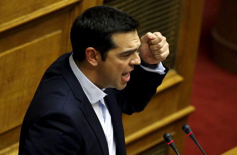 © Reuters. Grecia accede a firmar rescate pero pide cambiar condiciones, Alemania escéptica