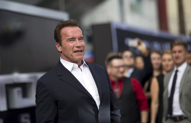 © Reuters. Ator Arnold Scwarzenegger durante estreia do filme "Exterminador: Gênesis" em Hollywood, nos Estados Unidos